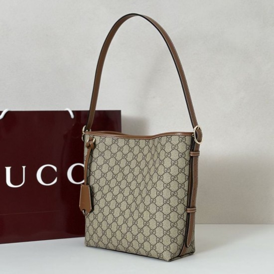 Repliche Perfette Borsa a tracolla piccola Gucci GG Emblem 848881 Marrone Imitazioni False Online