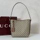 Repliche Perfette Borsa a tracolla piccola Gucci GG Emblem 848881 Marrone Imitazioni False Online