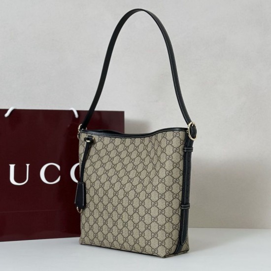 Repliche Perfette Borsa a tracolla piccola Gucci GG Emblem 848881 GG Nero Imitazioni False Online