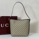 Repliche Perfette Borsa a tracolla piccola Gucci GG Emblem 848881 GG Nero Imitazioni False Online