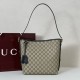 Repliche Perfette Borsa a tracolla piccola Gucci GG Emblem 848881 GG Nero Imitazioni False Online