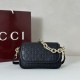 Repliche Perfette Gucci 847448 Borsa a tracolla piccola GG Emblem Nero Imitazioni False Online