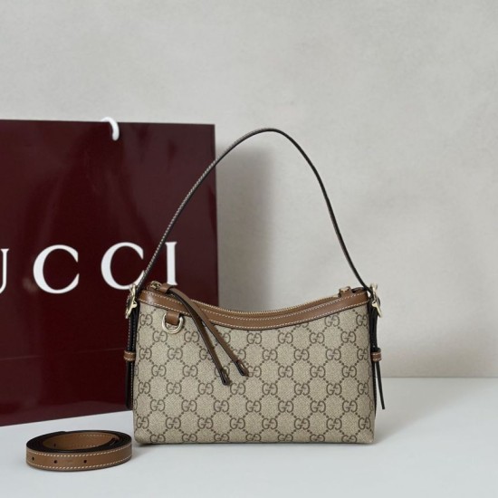 Repliche Perfette Gucci 847450 Borsa a tracolla piccola GG Emblem Marrone Imitazioni False Online