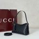 Replica Gucci 847450 Borsa a tracolla piccola GG Emblem Nero Fallate Outlet Online Italia Repliche Perfette Gucci 847450 Borsa a tracolla piccola GG Emblem Nero Imitazioni False Online