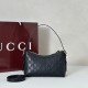 Replica Gucci 847450 Borsa a tracolla piccola GG Emblem Nero Fallate Outlet Online Italia Repliche Perfette Gucci 847450 Borsa a tracolla piccola GG Emblem Nero Imitazioni False Online