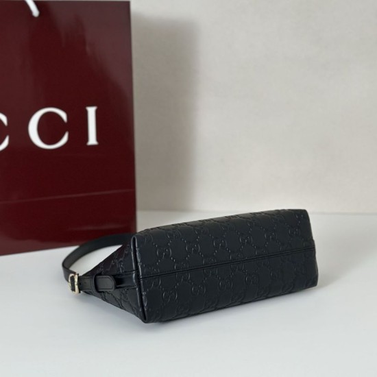 Replica Gucci 847450 Borsa a tracolla piccola GG Emblem Nero Fallate Outlet Online Italia Repliche Perfette Gucci 847450 Borsa a tracolla piccola GG Emblem Nero Imitazioni False Online