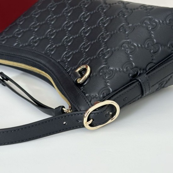 Replica Gucci 847450 Borsa a tracolla piccola GG Emblem Nero Fallate Outlet Online Italia Repliche Perfette Gucci 847450 Borsa a tracolla piccola GG Emblem Nero Imitazioni False Online