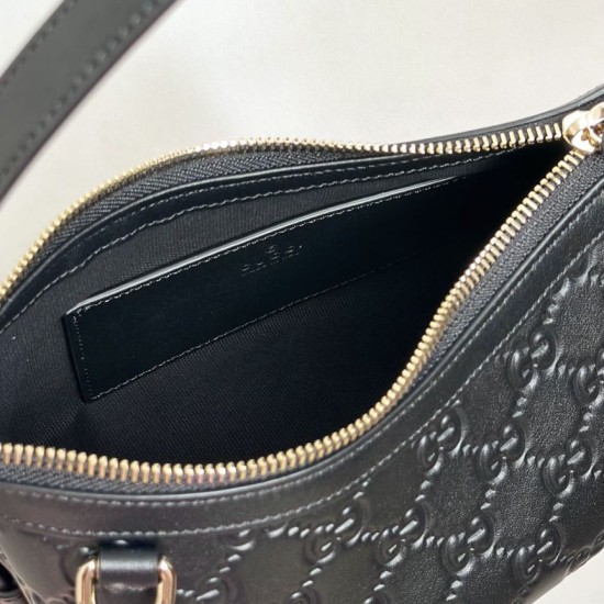 Replica Gucci 847450 Borsa a tracolla piccola GG Emblem Nero Fallate Outlet Online Italia Repliche Perfette Gucci 847450 Borsa a tracolla piccola GG Emblem Nero Imitazioni False Online