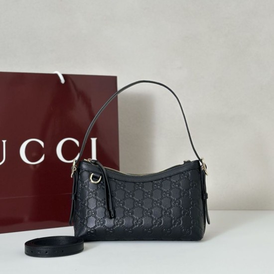 Replica Gucci 847450 Borsa a tracolla piccola GG Emblem Nero Fallate Outlet Online Italia Repliche Perfette Gucci 847450 Borsa a tracolla piccola GG Emblem Nero Imitazioni False Online