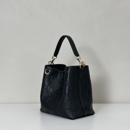 Repliche Perfette Borsa a secchiello piccola Gucci GG Emblem 815118 Nera Imitazioni False Online