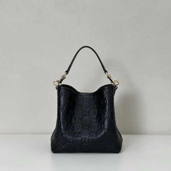 Repliche Perfette Borsa a secchiello piccola Gucci GG Emblem 815118 Nera Imitazioni False Online