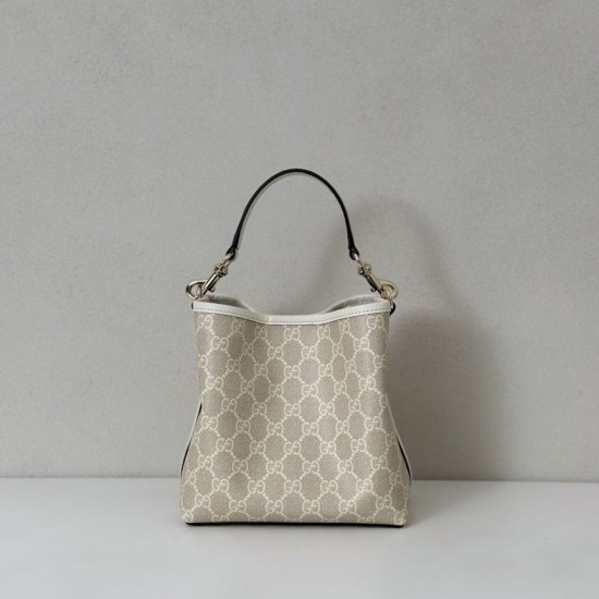 Repliche Perfette Borsa a secchiello piccola Gucci GG Emblem 815118 Bianca Imitazioni False Online