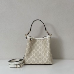 Repliche Perfette Borsa a secchiello piccola Gucci GG Emblem 815118 Bianca Imitazioni False Online