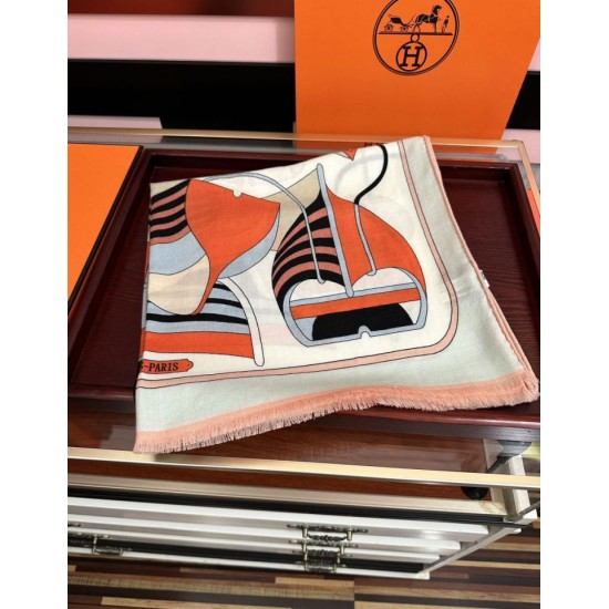 Repliche Perfette Sciarpa Hermès double face in cashmere dello stesso colore 65x185 rosa Imitazioni False Online