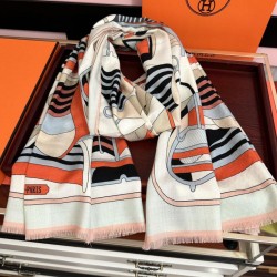 Repliche Perfette Sciarpa Hermès double face in cashmere dello stesso colore 65x185 rosa Imitazioni False Online