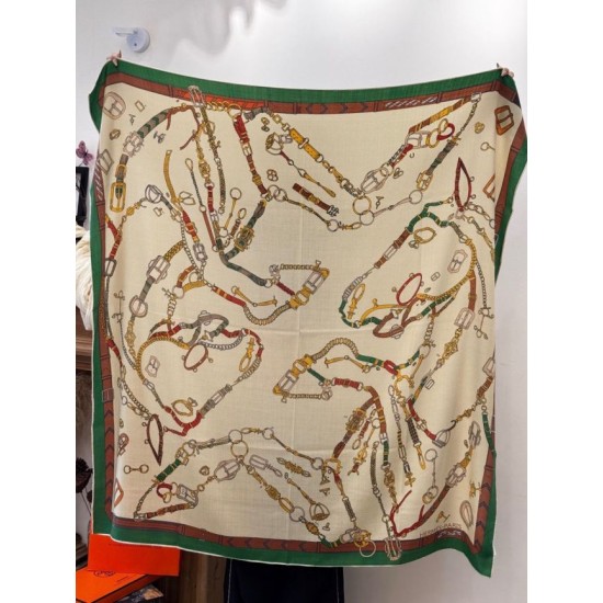 Repliche Perfette Sciarpa reversibile in cashmere Hermès con motivo a cavallo che salta 140 Verde Imitazioni False Online