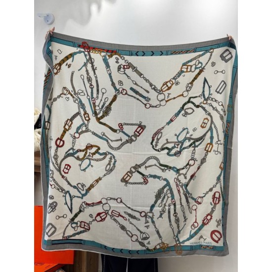 Repliche Perfette Sciarpa reversibile Hermès in cashmere con motivo a cavallo che salta 140 Imitazioni False Online