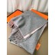 Replica Scialle reversibile classico in cashmere bicolore Hermès 70 x 200 Grigio/Rosa Fallate Outlet Online Italia Repliche Perfette Scialle reversibile classico in cashmere bicolore Hermès 70 x 200 Grigio/Rosa Imitazioni False Online