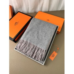 Repliche Perfette Scialle reversibile classico in cashmere bicolore Hermès 70 x 200 Grigio/Rosa Imitazioni False Online