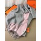 Replica Scialle reversibile classico in cashmere bicolore Hermès 70 x 200 Grigio/Rosa Fallate Outlet Online Italia Repliche Perfette Scialle reversibile classico in cashmere bicolore Hermès 70 x 200 Grigio/Rosa Imitazioni False Online