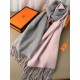 Replica Scialle reversibile classico in cashmere bicolore Hermès 70 x 200 Grigio/Rosa Fallate Outlet Online Italia Repliche Perfette Scialle reversibile classico in cashmere bicolore Hermès 70 x 200 Grigio/Rosa Imitazioni False Online