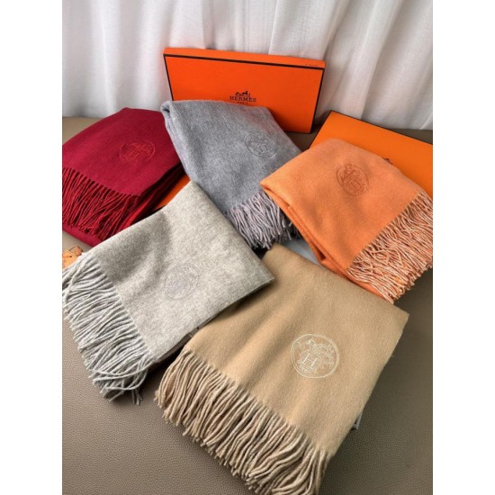 Replica Scialle reversibile classico in cashmere bicolore Hermès 70 x 200 Grigio/Rosa Fallate Outlet Online Italia Repliche Perfette Scialle reversibile classico in cashmere bicolore Hermès 70 x 200 Grigio/Rosa Imitazioni False Online