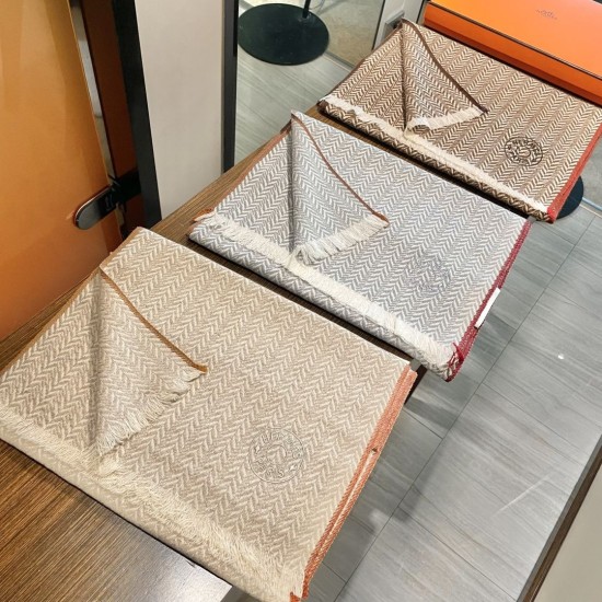 Replica Sciarpa in lana a spina di pesce Hermès 36 x 200 cm Grigio Fallate Outlet Online Italia Repliche Perfette Sciarpa in lana a spina di pesce Hermès 36 x 200 cm Grigio Imitazioni False Online
