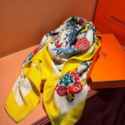 Repliche Perfette Sciarpa quadrata reversibile in velluto colorato Hermès 140 cm Giallo Imitazioni False Online