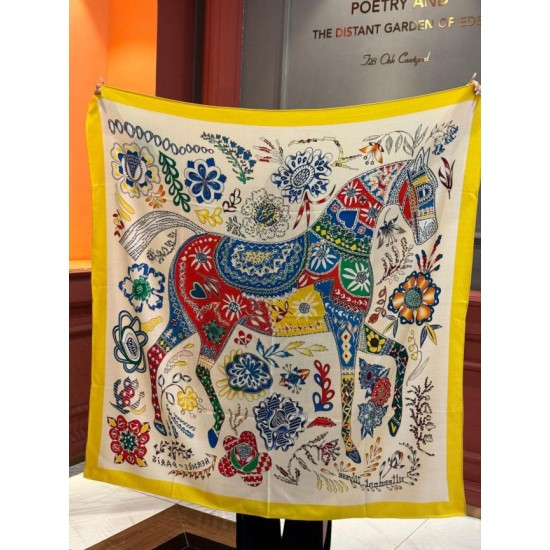 Repliche Perfette Sciarpa quadrata reversibile in velluto colorato Hermès 140 cm Giallo Imitazioni False Online