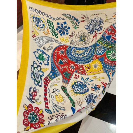 Repliche Perfette Sciarpa quadrata reversibile in velluto colorato Hermès 140 cm Giallo Imitazioni False Online