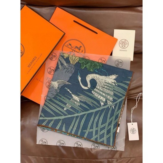 Replica Scialle Hermès Premium in seta e cashmere tono su tono double face 140 04 Fallate Outlet Online Italia Repliche Perfette Scialle Hermès Premium in seta e cashmere tono su tono double face 140 04 Imitazioni False Online
