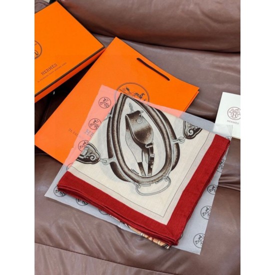 Repliche Perfette Scialle reversibile in velluto tono su tono Hermès con finimento per cavallo in stile balestra 135 Imitazioni False Online