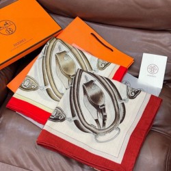 Repliche Perfette Scialle Hermès reversibile in velluto tono su tono con finimenti per cavalli stile balestra 135 Rosso Imitazioni False Online