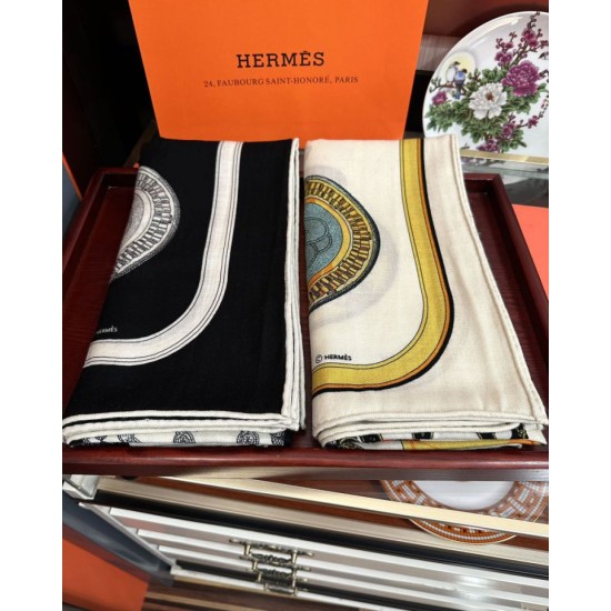 Repliche Perfette Fazzoletto reversibile in seta e cashmere Hermès 135 Beige Imitazioni False Online