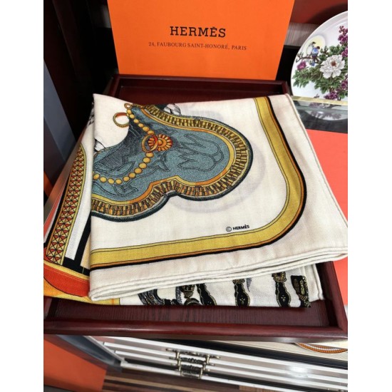 Repliche Perfette Fazzoletto reversibile in seta e cashmere Hermès 135 Beige Imitazioni False Online