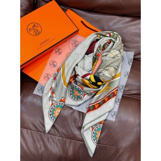 Replica Sciarpa quadrata reversibile in velluto Hermès 140 Fallate Outlet Online Italia Repliche Perfette Sciarpa quadrata reversibile in velluto Hermès 140 Imitazioni False Online