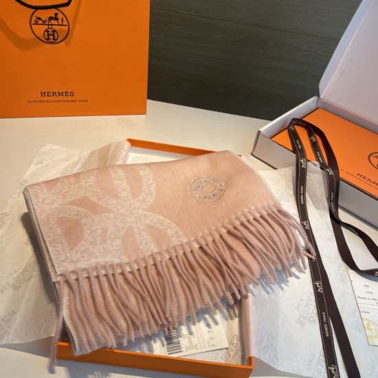 Replica Sciarpa classica reversibile in lana d'agnello Hermès 35 x 200 Rosa Fallate Outlet Online Italia Repliche Perfette Sciarpa classica reversibile in lana d'agnello Hermès 35 x 200 Rosa Imitazioni False Online