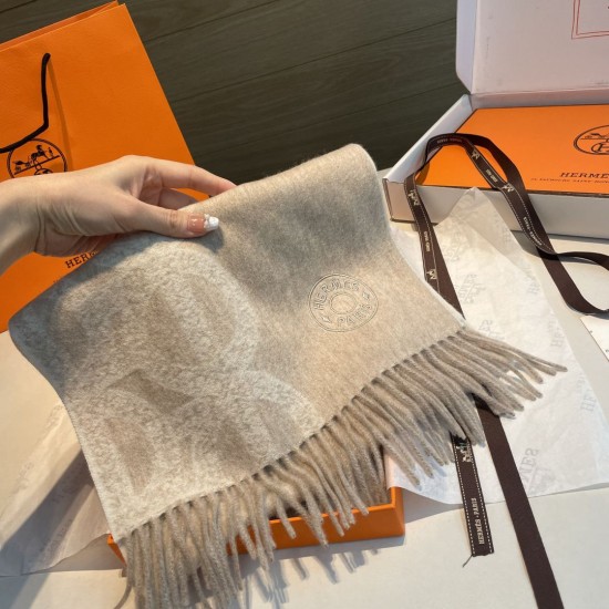 Replica Sciarpa classica reversibile in lana d'agnello Hermès 35 x 200 Fallate Outlet Online Italia Repliche Perfette Sciarpa classica reversibile in lana d'agnello Hermès 35 x 200 Imitazioni False Online