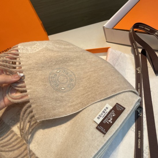 Replica Sciarpa classica reversibile in lana d'agnello Hermès 35 x 200 Fallate Outlet Online Italia Repliche Perfette Sciarpa classica reversibile in lana d'agnello Hermès 35 x 200 Imitazioni False Online