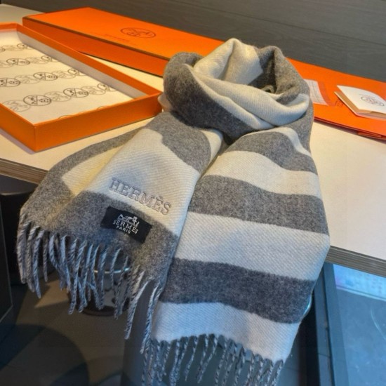 Replica Sciarpa Hermès Horse in cashmere 30 x 140 cm Grigio Fallate Outlet Online Italia Repliche Perfette Sciarpa Hermès Horse in cashmere 30 x 140 cm Grigio Imitazioni False Online