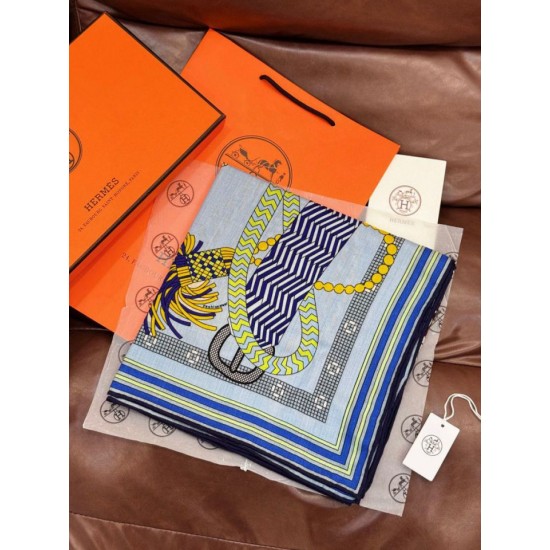 Replica Foulard quadrato in velluto intrecciato a mano Hermès, 140 blu Fallate Outlet Online Italia Repliche Perfette Foulard quadrato in velluto intrecciato a mano Hermès, 140 blu Imitazioni False Online
