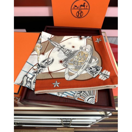 Repliche Perfette Sciarpa in seta Hermès Starry Night Chorus e fazzoletto quadrato in cashmere 140 Imitazioni False Online