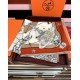 Repliche Perfette Sciarpa in seta Hermès Starry Night Chorus e fazzoletto quadrato in cashmere 140 Imitazioni False Online