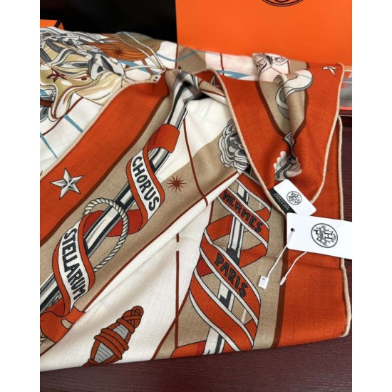 Repliche Perfette Sciarpa in seta Hermès Starry Night Chorus e fazzoletto quadrato in cashmere 140 Imitazioni False Online