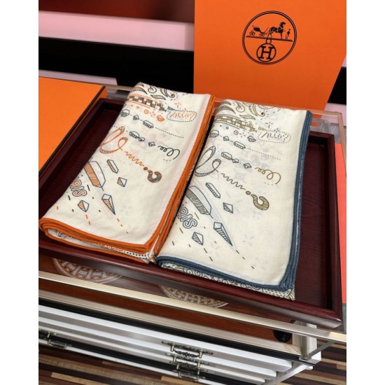 Repliche Perfette Sciarpa in seta Hermès Starry Night Chorus e fazzoletto quadrato in cashmere 140 02 Imitazioni False Online