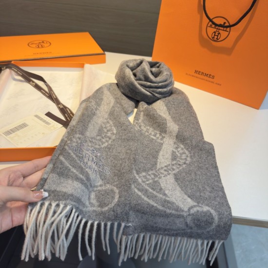 Repliche Perfette Sciarpa classica in lana d'agnello Hermès 30 x 200 01 Imitazioni False Online