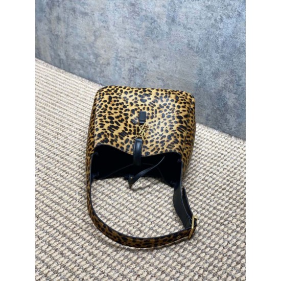 Replica Perfetta Borsa a tracolla YSL Saint Laurent Le 5 à 7 piccola/media cavallino con stampa leopardata Imitazioni Fake
