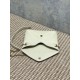 Replica Perfetta Borsa a tracolla classica Calypso Mini YSL Saint Laurent con catena Beige Imitazioni Fake