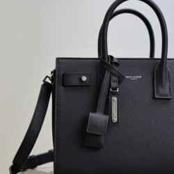 Replica Perfetta Borsa tote Sac De Jour piccola/media/grande YSL Saint Laurent nera hardware argento Imitazioni Fake