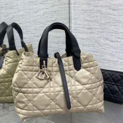 Replica Perfetta Borsa Tote Dior Toujours piccola/media/grande in pelle di vitello macrocannage beige cipria Imitazioni Fake